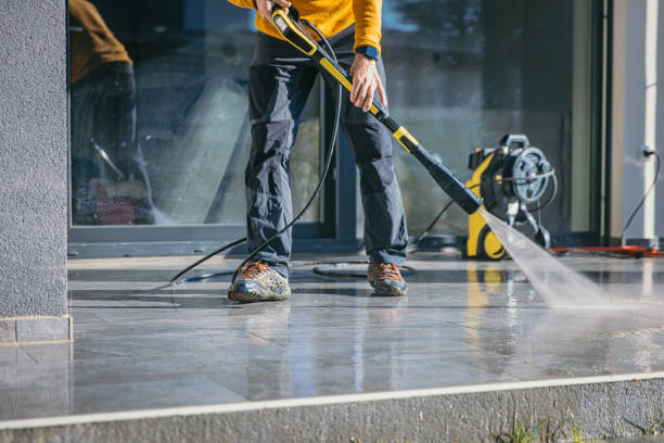 Why Choose Our Certified Pressure Washing Experts for Your Project Needs in Moraine, OH?