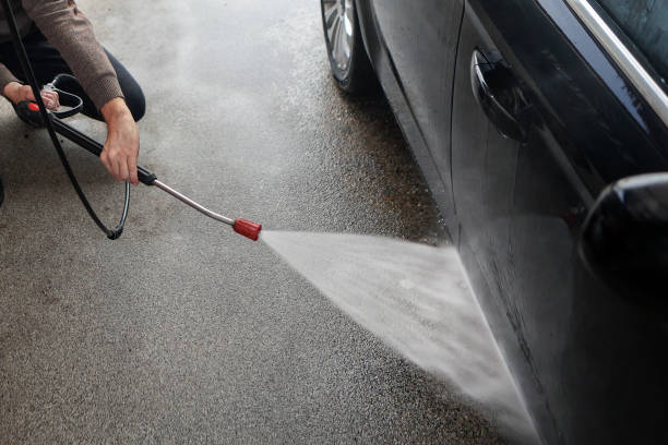 Why Choose Our Certified Pressure Washing Experts for Your Project Needs in Moraine, OH?